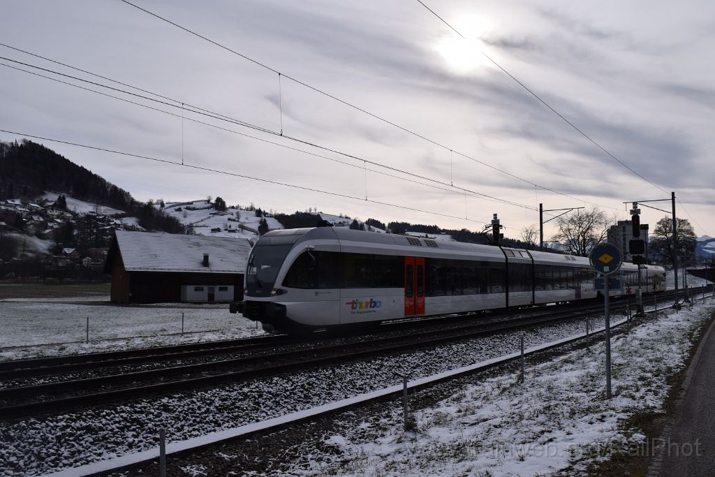 3833-0036-040316.jpg - Thurbo RABe 526.703-4 "Kanton St.Gallen" / Wattwil 4.3.2016