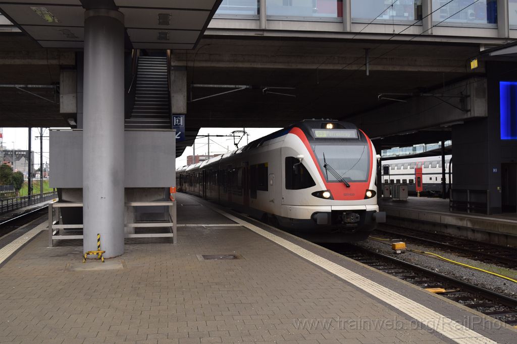 3834-0021-050316.jpg - SBB-CFF RABe 523.033 / Basel SBB 5.3.2016