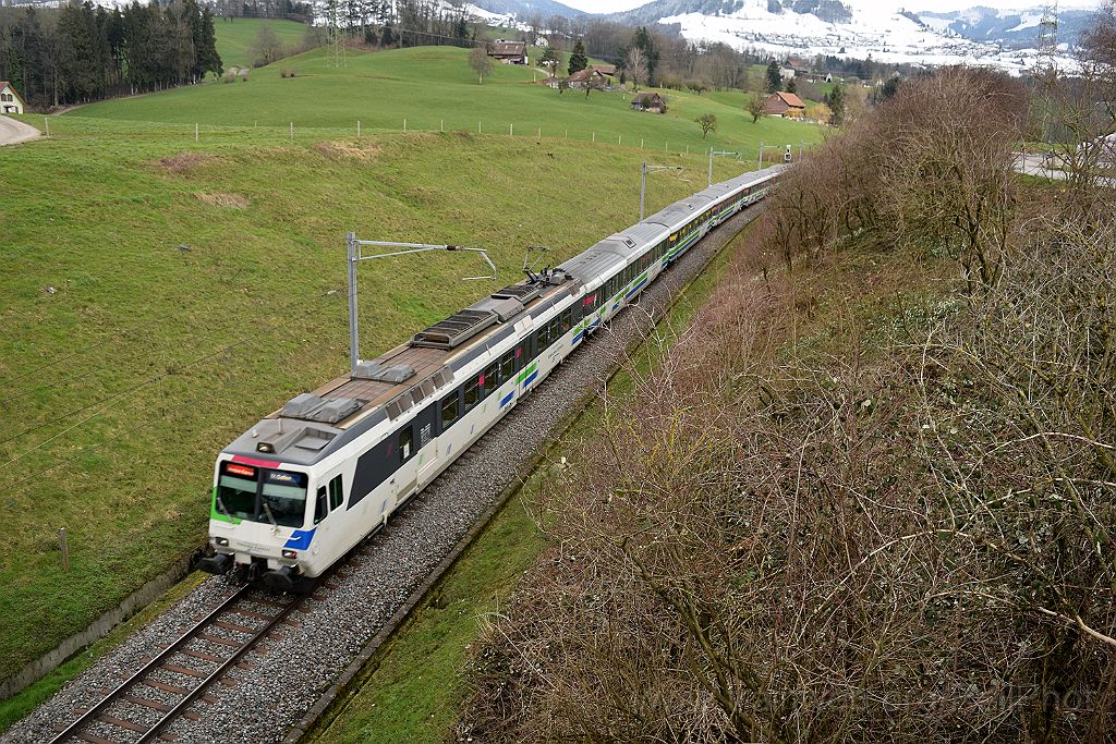 3839-0042-060316.jpg - SOB RBDe 561.082-9 / Kaltbrunn 6.3.2016
