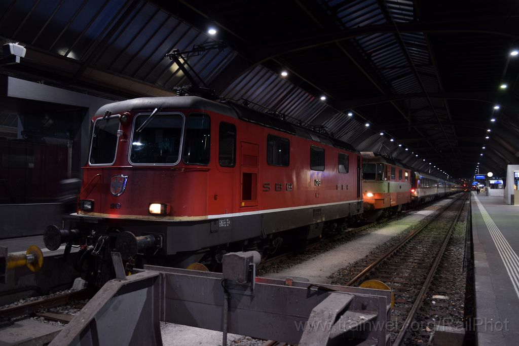 3842-0048-100316.jpg - SBB-CFF Re 4/4'' 11249 + Re 4/4'' 11108 / Zürich HB 10.3.2016
