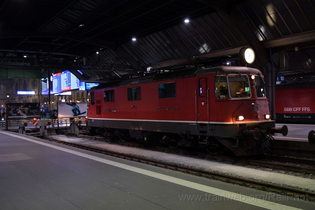 3843-0029-100316.jpg - SBB-CFF Re 4/4'' 11249 / Zürich HB 10.3.2016