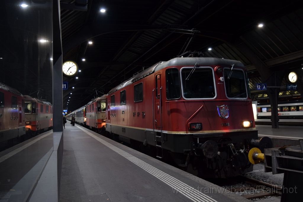 3843-0045-100316.jpg - SBB-CFF Re 4/4'' 11249 + Re 4/4'' 11108 / Zürich HB 10.3.2016