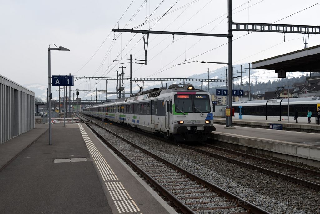 3843-0050-110316.jpg - SOB RBDe 561.083-7 "Richterswil-Samstagern" / Wattwil 11.3.2016