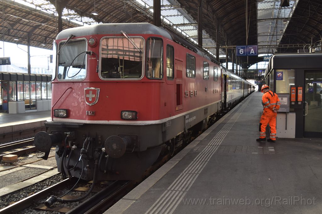 3860-0040-100416.jpg - SBB-CFF Re 4/4'' 11128 / Basel SBB 10.4.2016