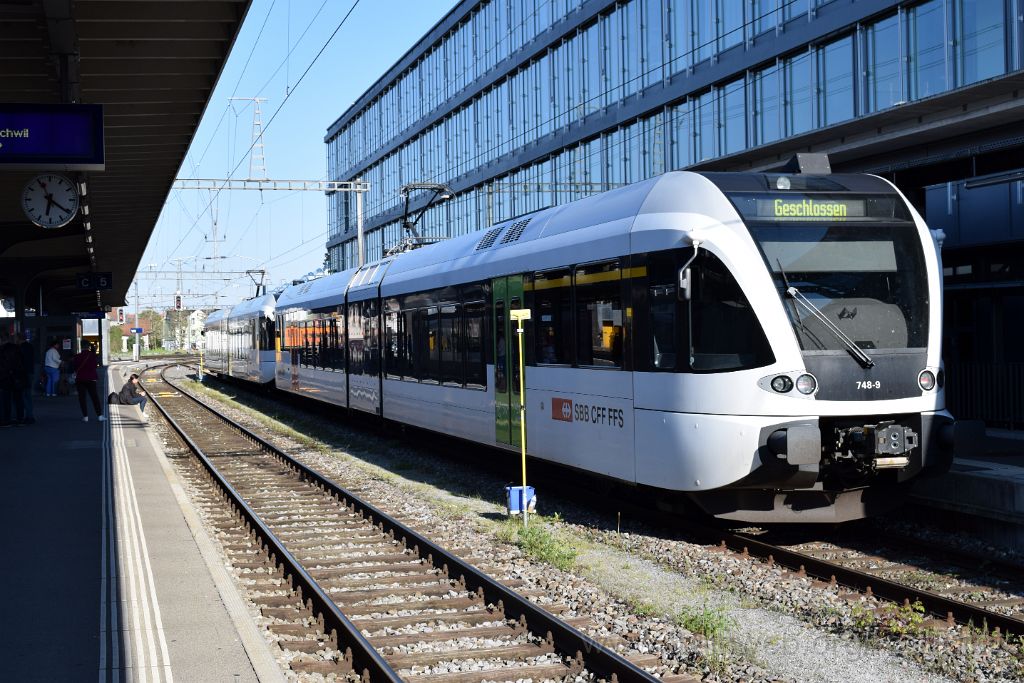 3877-0004-060516.jpg - Thurbo RABe 526.748-9 "Elsau" + RABe 526.722-4 / Wil 6.5.2016