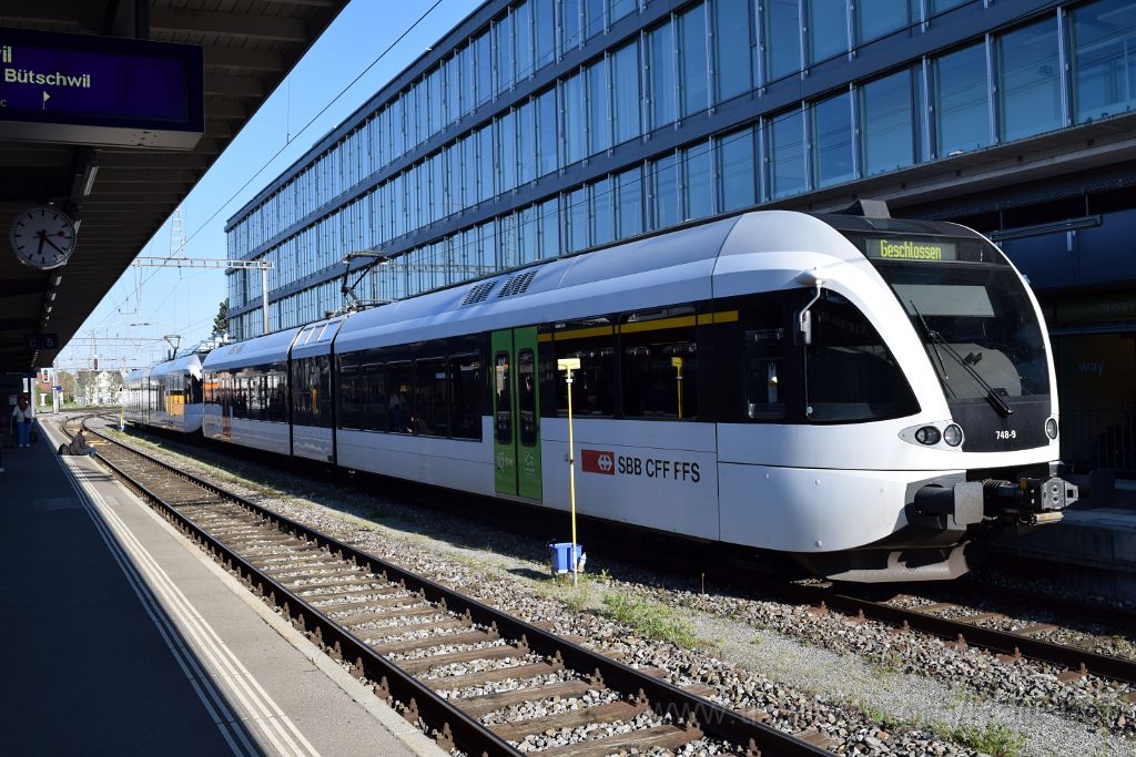 3877-0008-060516.jpg - Thurbo RABe 526.748-9 "Elsau" + RABe 526.722-4 / Wil 6.5.2016