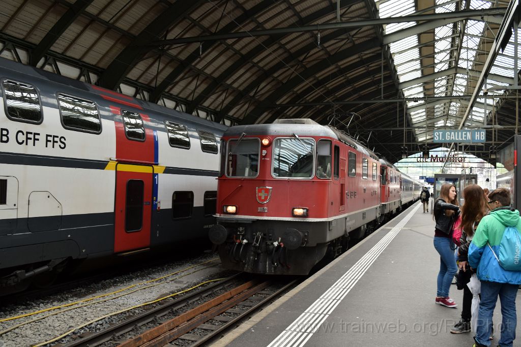 3888-0026-140516.jpg - SBB-CFF Re 4/4'' 11151 + 11152 / St.Gallen 14.5.2016
