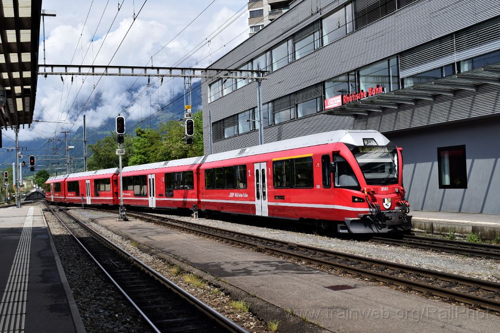 3891-0049-140516.jpg - RhB Ge 4/4'' 633 "Meta von Salis" / Landquart 14.5.2016