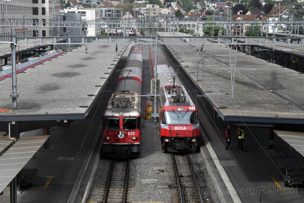 3895-0045-140516.jpg - RhB Ge 4/4'' 632 "Zizers" + Ge 4/4''' 646 "Sta.Maria Val Müstair" / Chur 14.5.2016