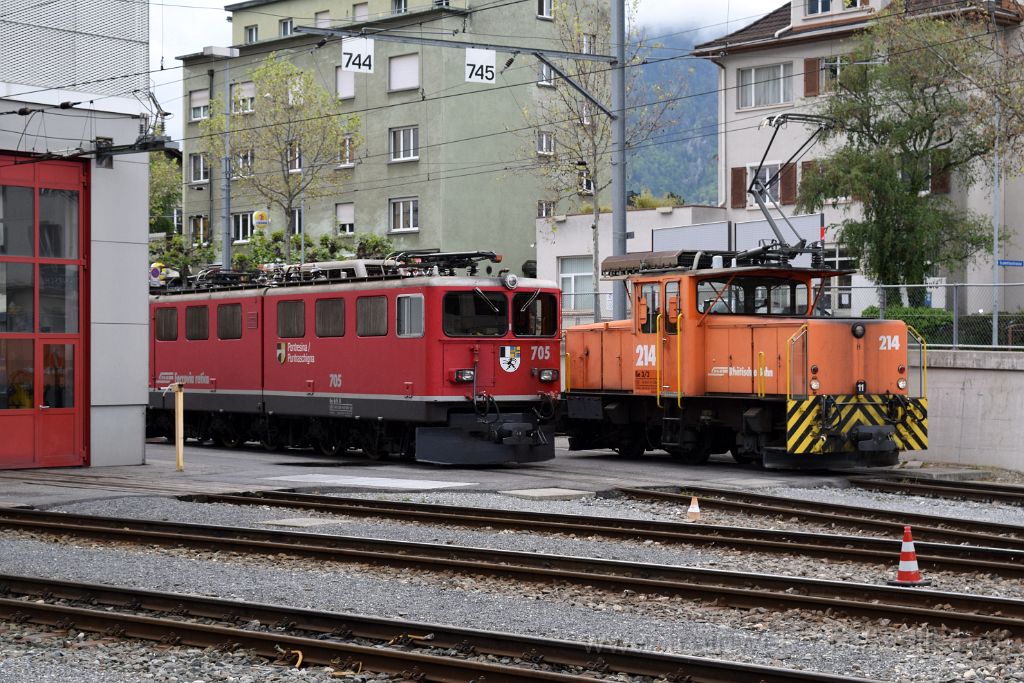 3896-0015-140516.jpg - RhB Ge 3/3 214 + Ge 6/6'' 705 "Puntraschigna" / Chur 14.5.2016