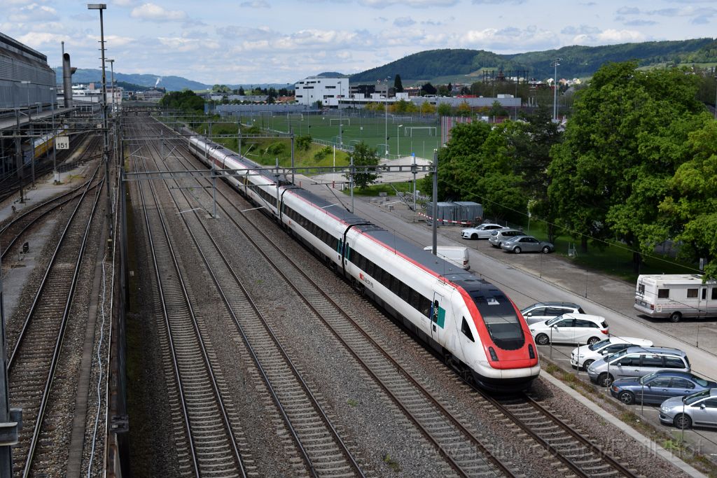 3921-0012-200516.jpg - SBB-CFF ICN RABDe 500.037 "Grock" / Zürich-Mülligen (Hermetschloobrücke) 20.5.2016