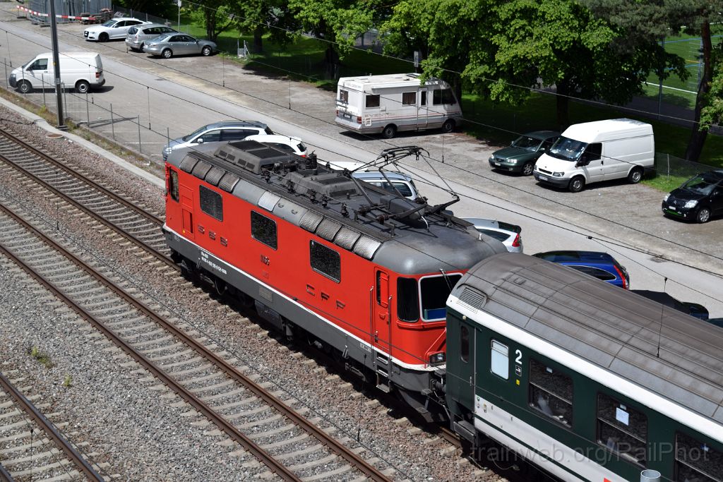 3921-0021-200516.jpg - SBB-CFF Re 4/4'' 11135 / Zürich-Mülligen (Hermetschloobrücke) 20.5.2016