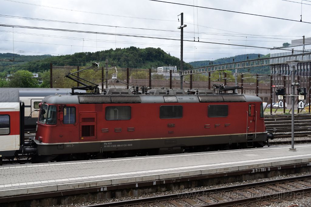 3928-0008-030616.jpg - SBB-CFF Re 4/4'' 11196 / Olten 3.6.2016