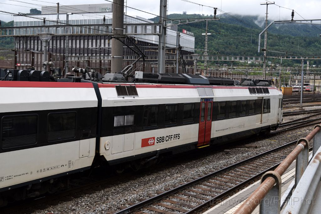3928-0026-030616.jpg - SBB-CFF RBDe 560.215-6 / Olten 3.6.2016