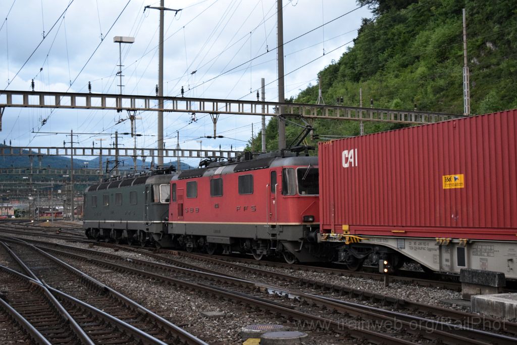 3933-0046-030616.jpg - SBB-CFF Re 6/6 11663 "Eglisau" + Re 4/4'' 11341 / Olten 3.6.2016