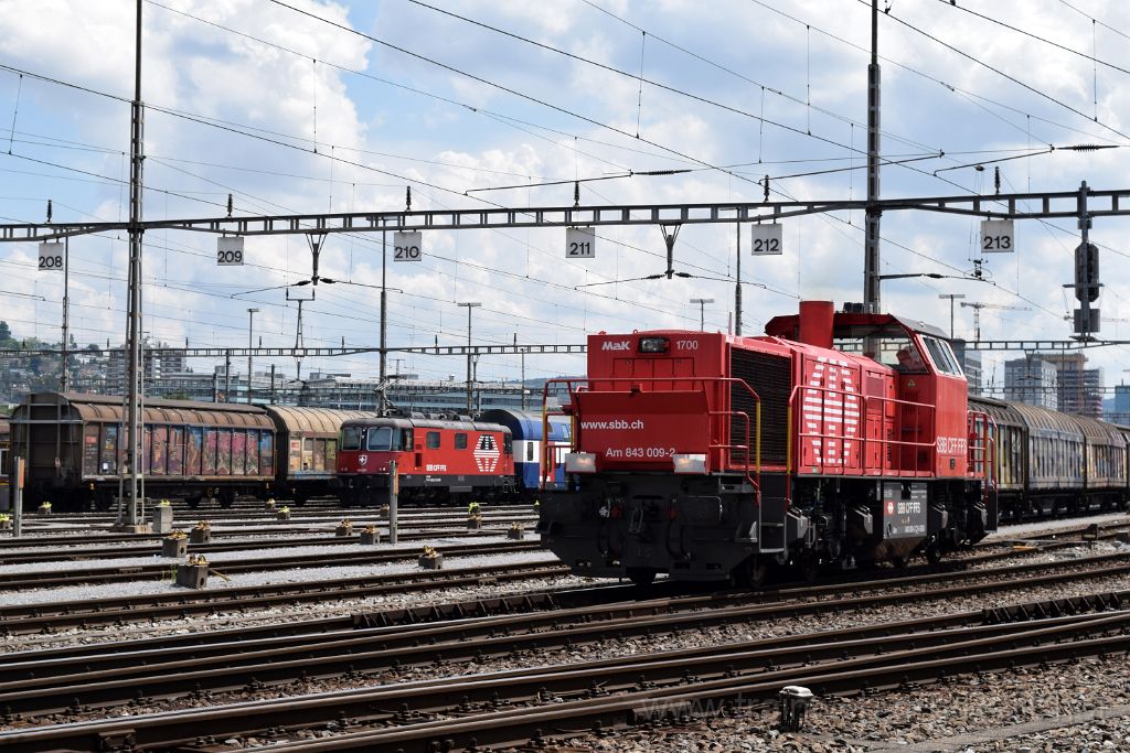 3948-0020-070616.jpg - SBB-CFF Am 843.009-2 + Re 420.201-6 / Zürich-Mülligen 7.6.2016