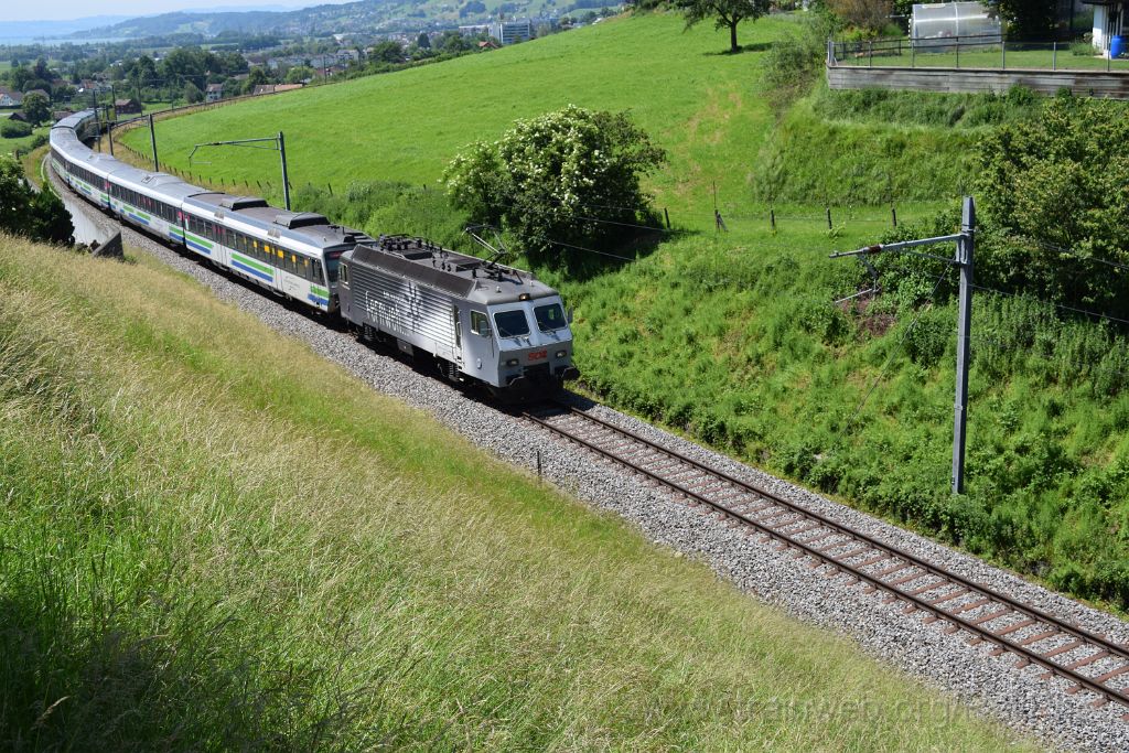 3961-0012-100616.jpg - SOB Re 446.017-6 "Ein Hauch Sehnsucht" / Kaltbrunn 10.6.2016