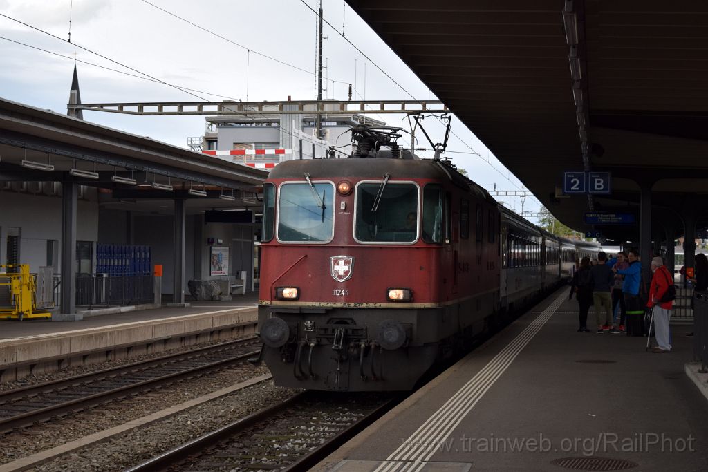 3961-0031-110616.jpg - SBB-CFF Re 4/4'' 11244 / Wil 11.6.2016