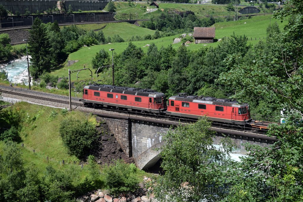 3983-0023-070716.jpg - SBB-CFF Re 6/6 11609 "Uzwil" + Re 4/4'' 11264 / Wattingen 7.7.2016