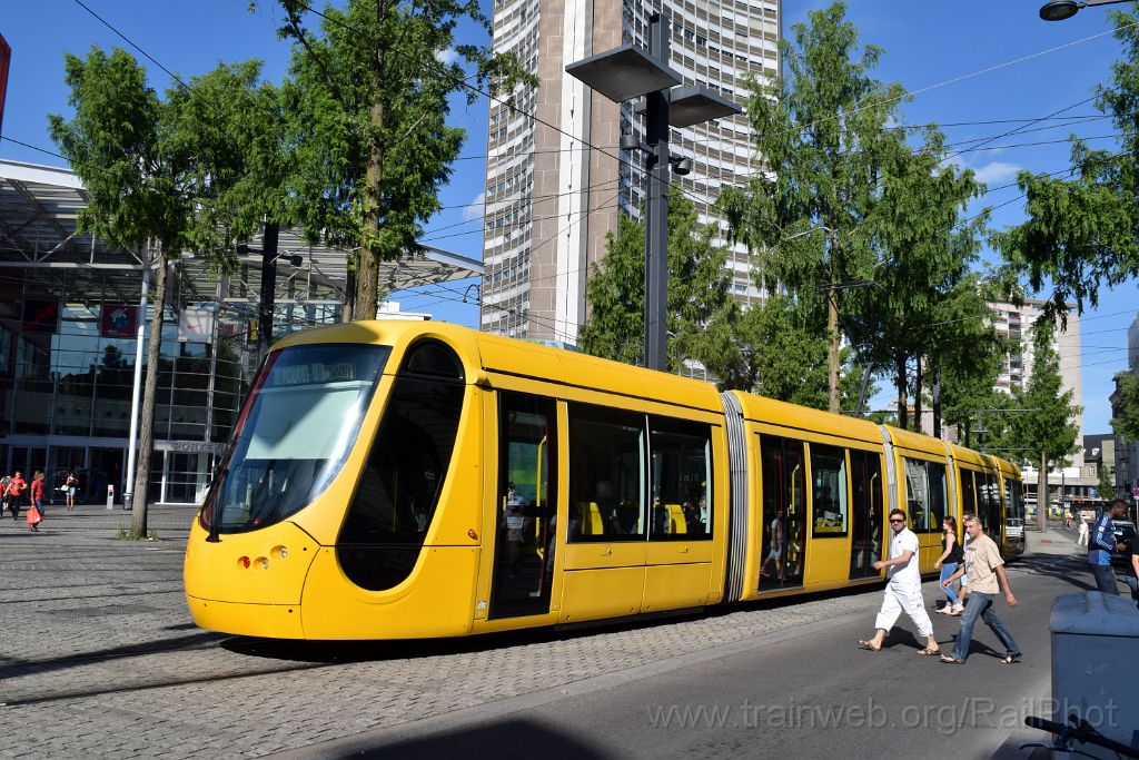 3993-0026-090716.jpg - Soléa Citadis 302 Nr. 2017 "Dornach" / Mulhouse Place de l'Europe 9.7.2016