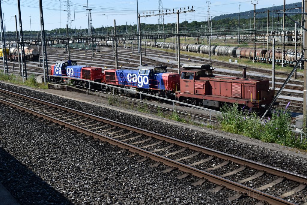 3999-0015-100716.jpg - SBB-CFF Am 843.074-6 + Am 843.053-0 + Bm 4/4 18420 / Muttenz 10.7.2016