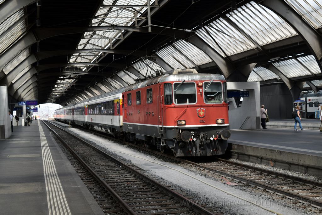 4005-0005-110716.jpg - SBB-CFF Re 4/4'' 11154 / Zürich HB 11.7.2016