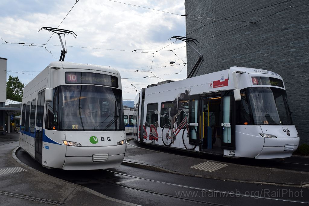 4008-0013-110716.jpg - VBG Be 5/6 3071 + VBZ Be 5/6 3019 "Swiss Milk" / Zürich-Tiefenbrunnen 11.7.2016