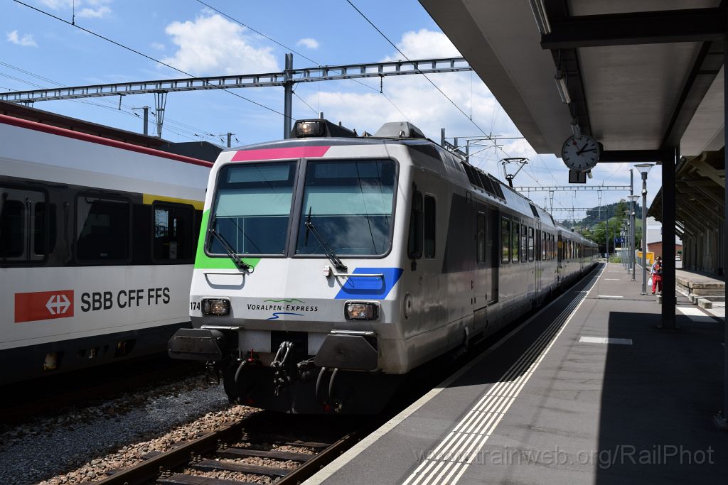 4012-0010-160716.jpg - SOB RBDe 561.174-4 / Uznach 16.7.2016