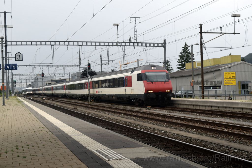 4067-0037-020816.jpg - SBB-CFF Bt 50 85 28-94 949-0 + Thurbo RABe 526.684-6 / Weinfelden 2.8.2016