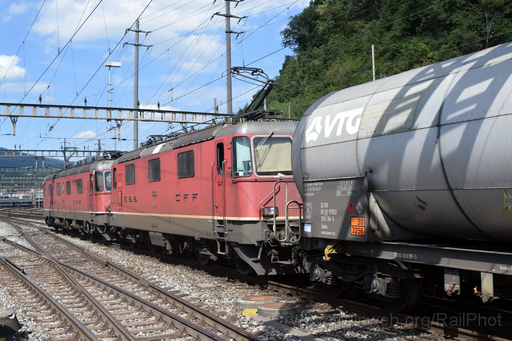 4072-0017-030816.jpg - SBB-CFF Re 6/6 11606 "Turgi" + Re 4/4'' 11316 / Olten 3.8.2016