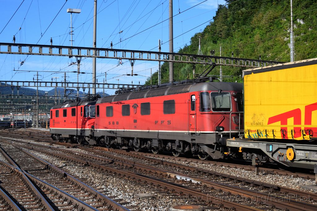 4082-0025-030816.jpg - SBB-CFF Re 4/4'' 11348 + Re 6/6 11689 "Gerra-Gambalogno" / Olten 3.8.2016