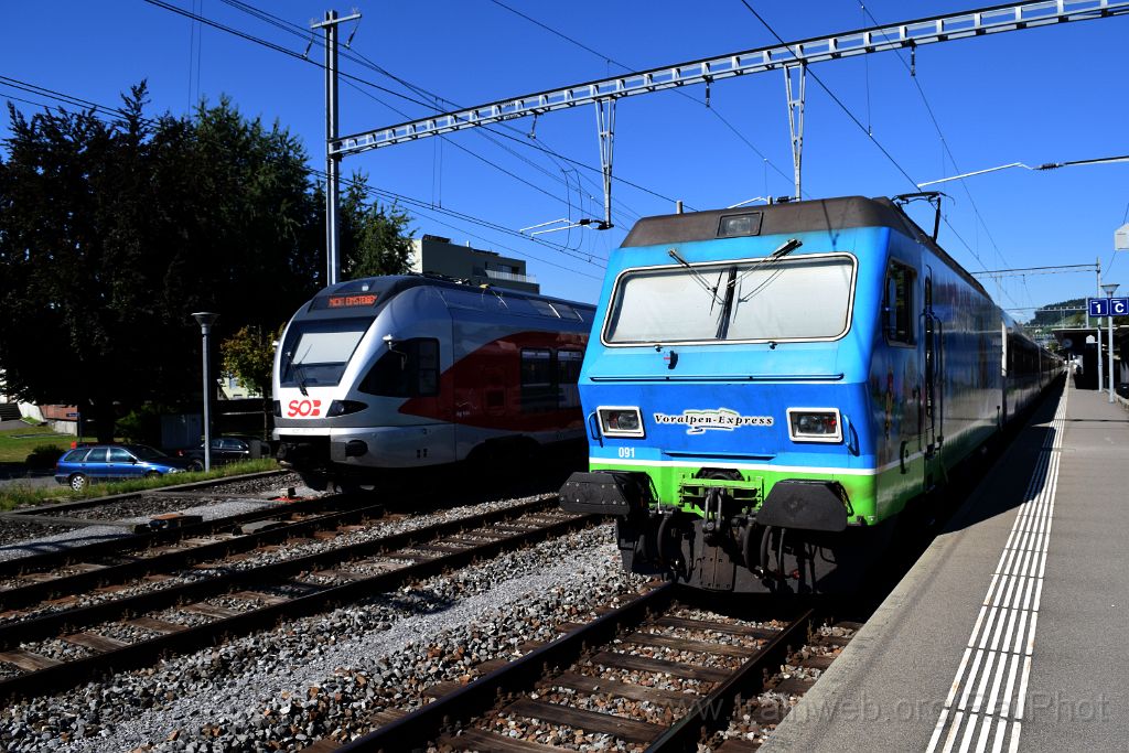 4103-0031-270816.jpg - SOB Re 456.091-8 "Romanshorn" + RABe 526.061-7 "Rigi Kulm" / Uznach 27.8.2016