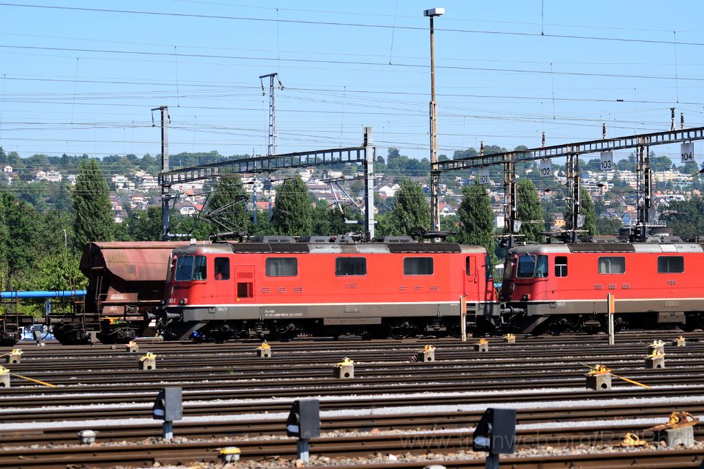 4117-0042-310816.jpg - SBB-CFF Re 4/4''' 11363 + Re 4/4'' 11189 / Zürich-Mülligen 31.8.2016