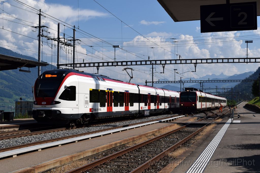 4131-0028-120916.jpg - SBB-CFF RABe 523.065 + ABt 50 85 39-43 833-5 / Immensee 12.9.2016