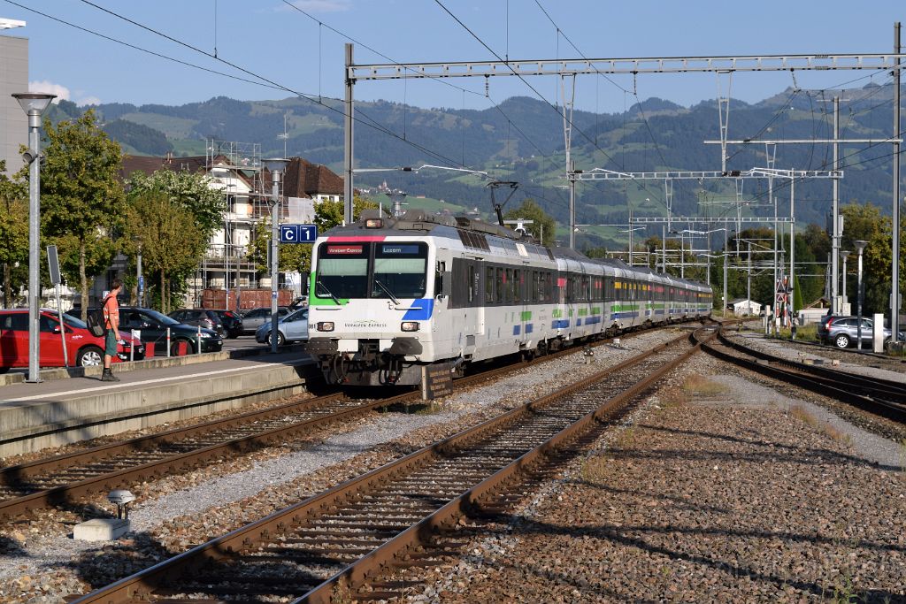4134-0043-120916.jpg - SOB RBDe 561.081-1 / Uznach 12.9.2016
