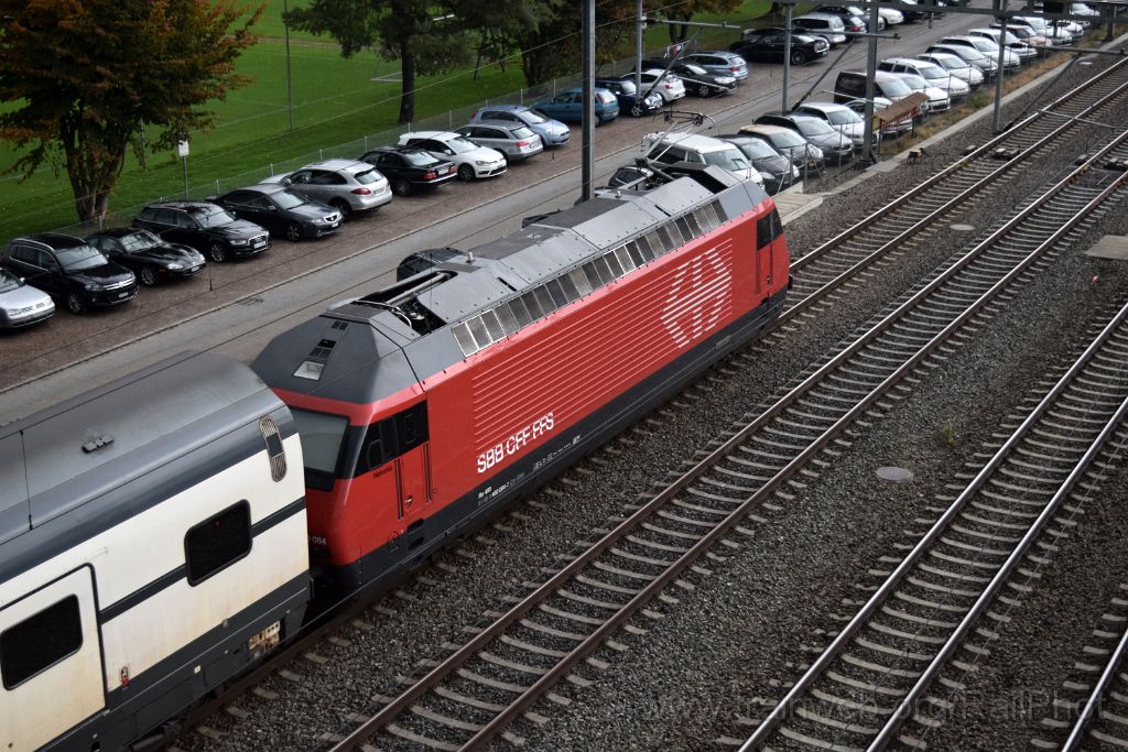 4230-0026-181016.jpg - SBB-CFF Re 460.084-7 "Helvetia" / Zürich-Mülligen (Hermetschloobrücke) 18.10.2016