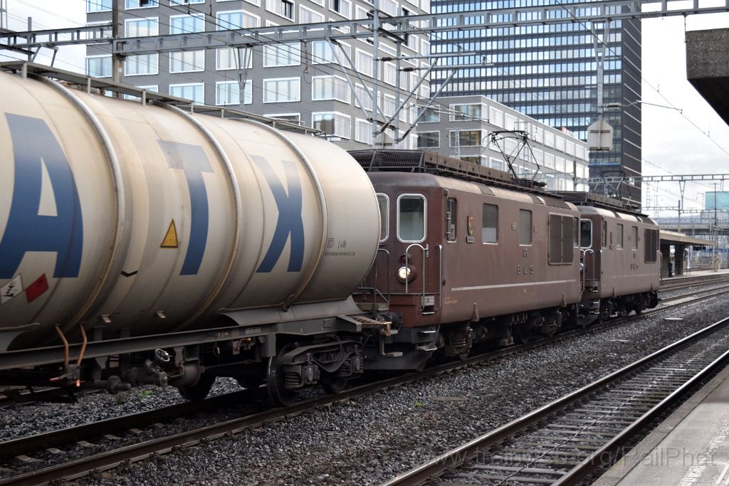4232-0005-201016.jpg - BLS Re 4/4 168 "Baltschieder" + Re 4/4 176 "Hohtenn" / Zürich-Altstetten 20.10.2016