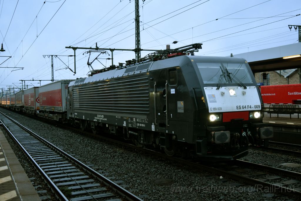 4246-0019-101116.jpg - MRCE ES 64 F4-009 / Fulda Hbf 10.11.2016