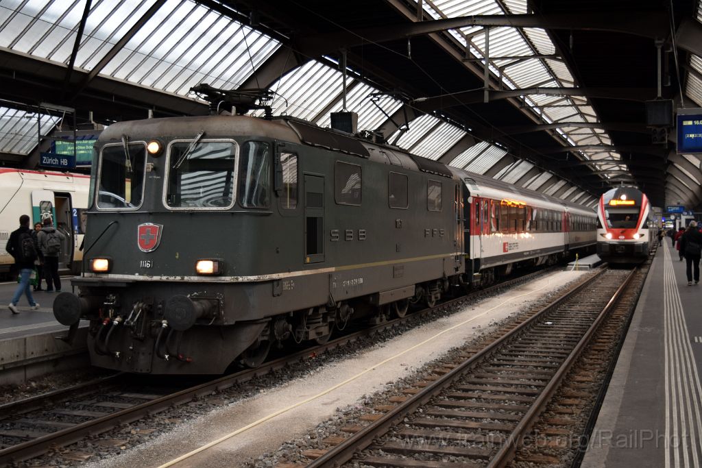 4265-0024-131116.jpg - SBB-CFF Re 4/4" 11161 + RABe 511.015 / Zürich HB 13.11.2016