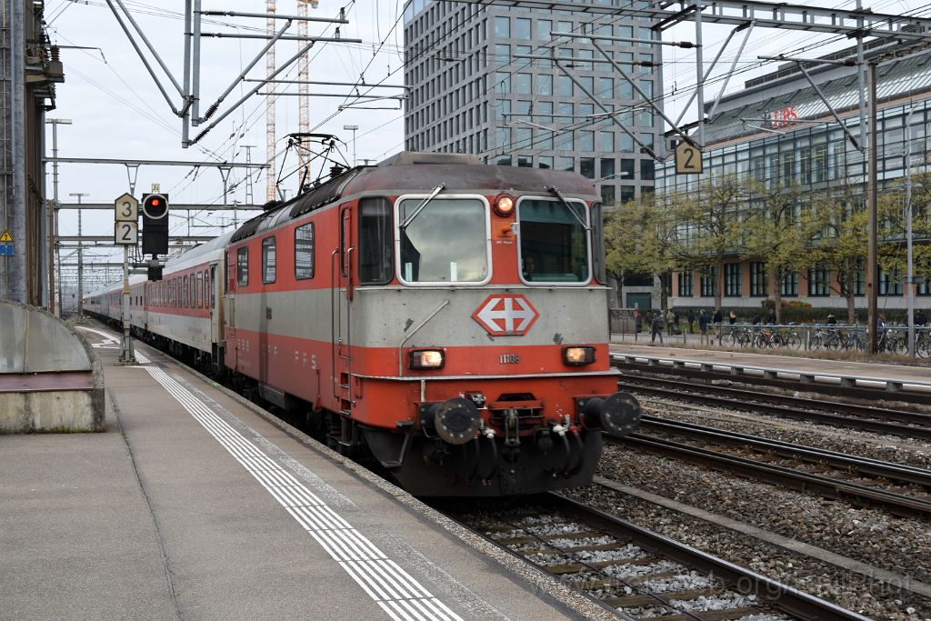 4266-0033-151116.jpg - SBB-CFF Re 4/4" 11108 / Zürich-Altstetten 15.11.2016