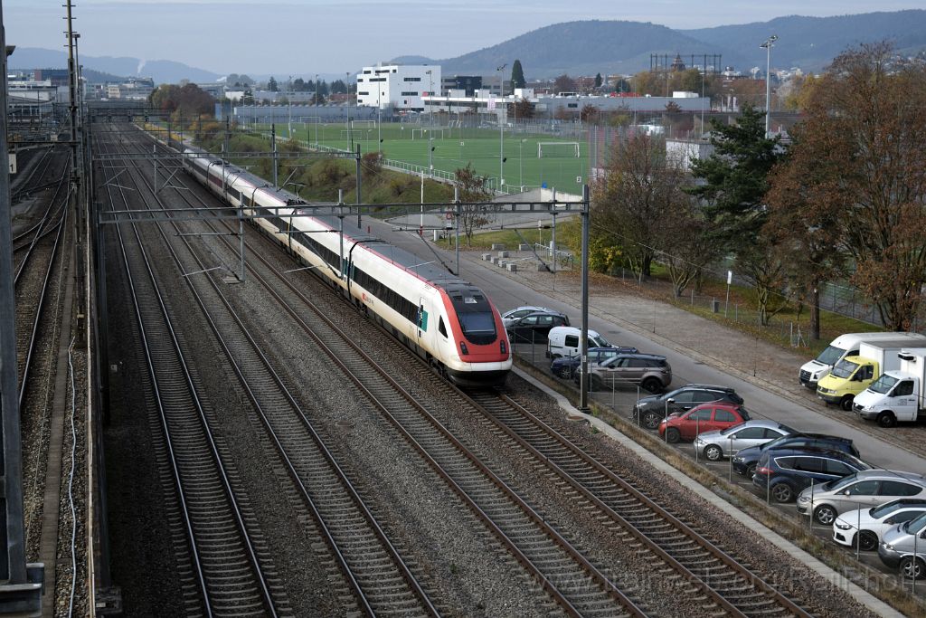 4268-0033-151116.jpg - SBB-CFF ICN RABDe 500.042 "Steivan Brunies" / Zürich-Mülligen (Hermetschloobrücke) 15.11.2016