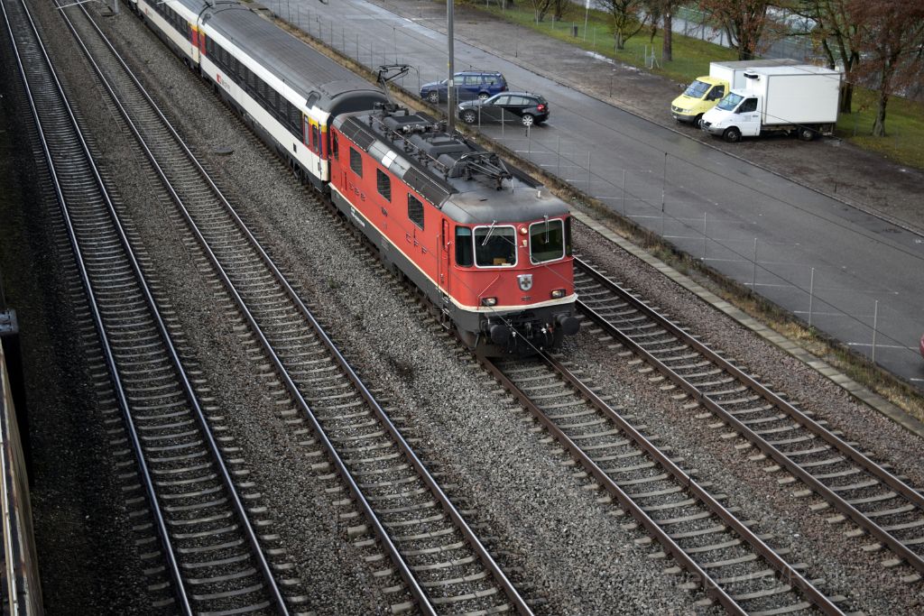 4277-0021-171116.jpg - SBB-CFF Re 4/4" 11300 / Zürich-Mülligen (Hermetschloobrücke) 17.11.2016