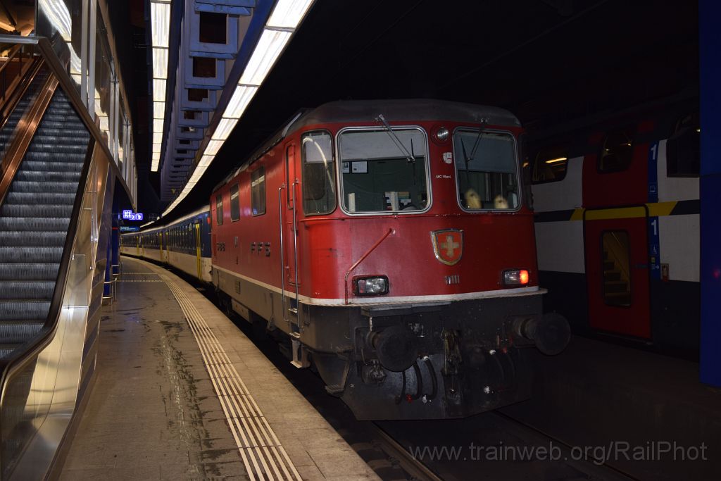 4281-0027-181116.jpg - SBB-CFF Re 4/4" 11111 / Zürich-Flughafen 18.11.2016