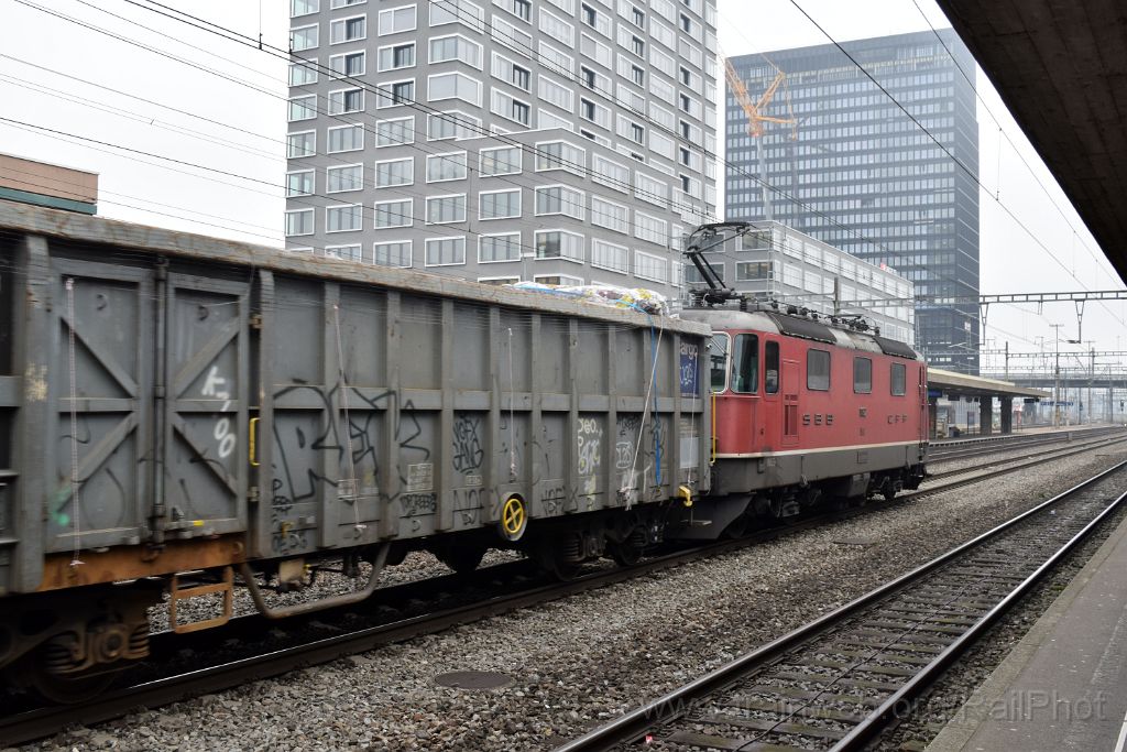 4282-0034-151216.jpg - SBB-CFF Re 4/4" 11162 / Zürich-Altstetten 15.12.2016