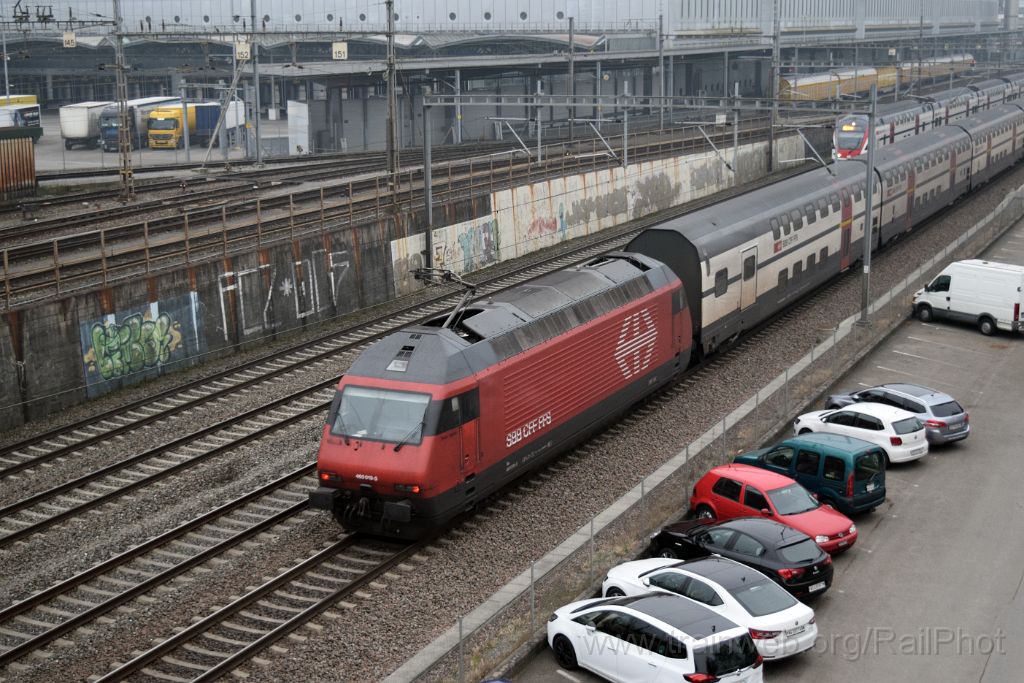 4283-0047-151216.jpg - SBB-CFF Re 460.019-3 "Terre Sainte" / Zürich-Mülligen (Hermetschloobrücke) 15.12.2016