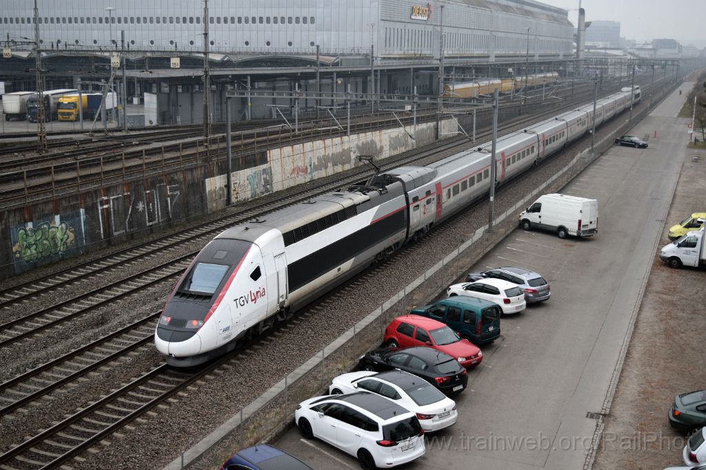 4284-0026-151216.jpg - SNCF TGV 384.016 / Zürich-Mülligen (Hermetschloobrücke) 15.12.2016