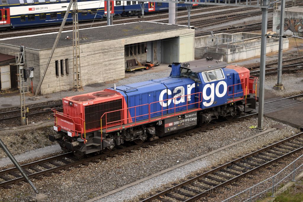 4289-0033-201216.jpg - SBB-CFF Am 843.071-2 / Zürich-Mülligen (Hermetschloobrücke) 20.12.2016