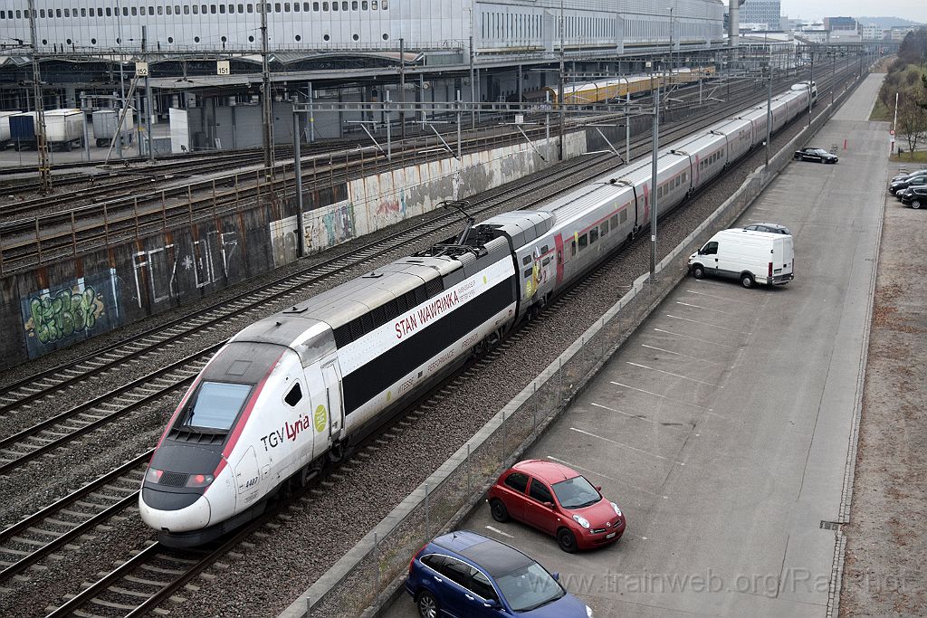 4292-0046-201216.jpg - SNCF TGV 384.013 "Stan Wawrinka" / Zürich-Mülligen (Hermetschloobrücke) 20.12.2016