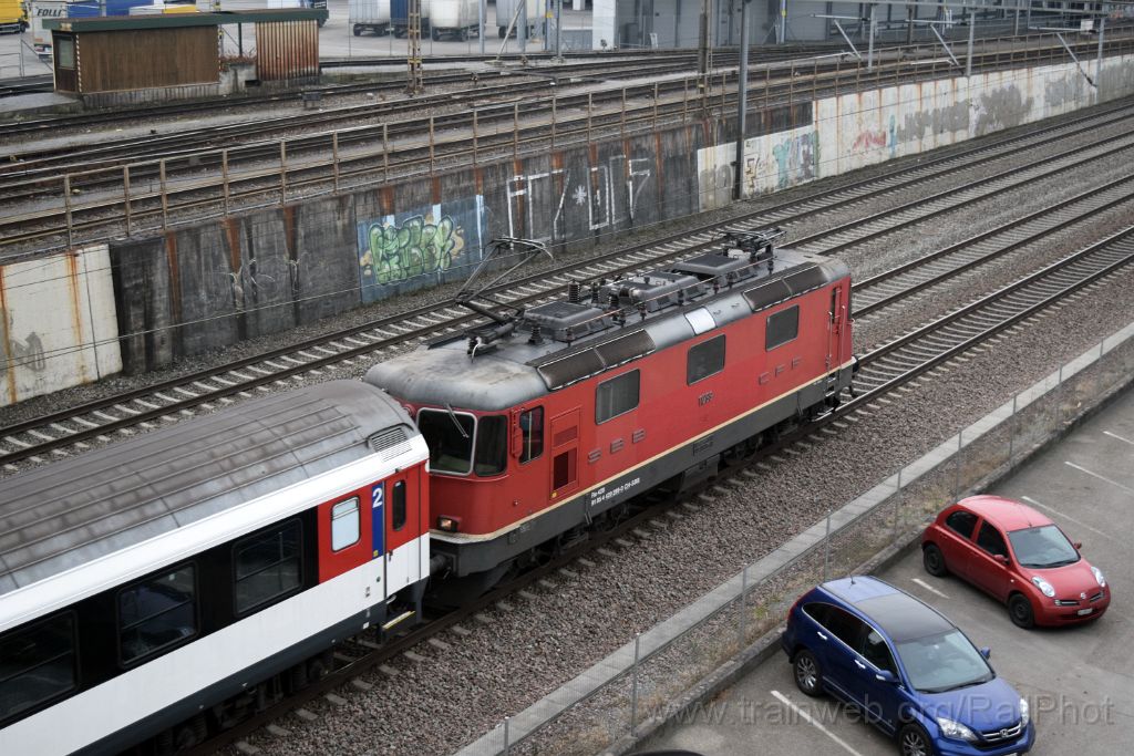4293-0010-201216.jpg - SBB-CFF Re 4/4" 11299 / Zürich-Mülligen (Hermetschloobrücke) 20.12.2016