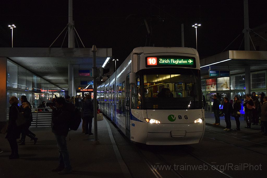 4300-0028-231216.jpg - VBG Be 5/6 3065 / Bahnhofplatz 23.12.2016